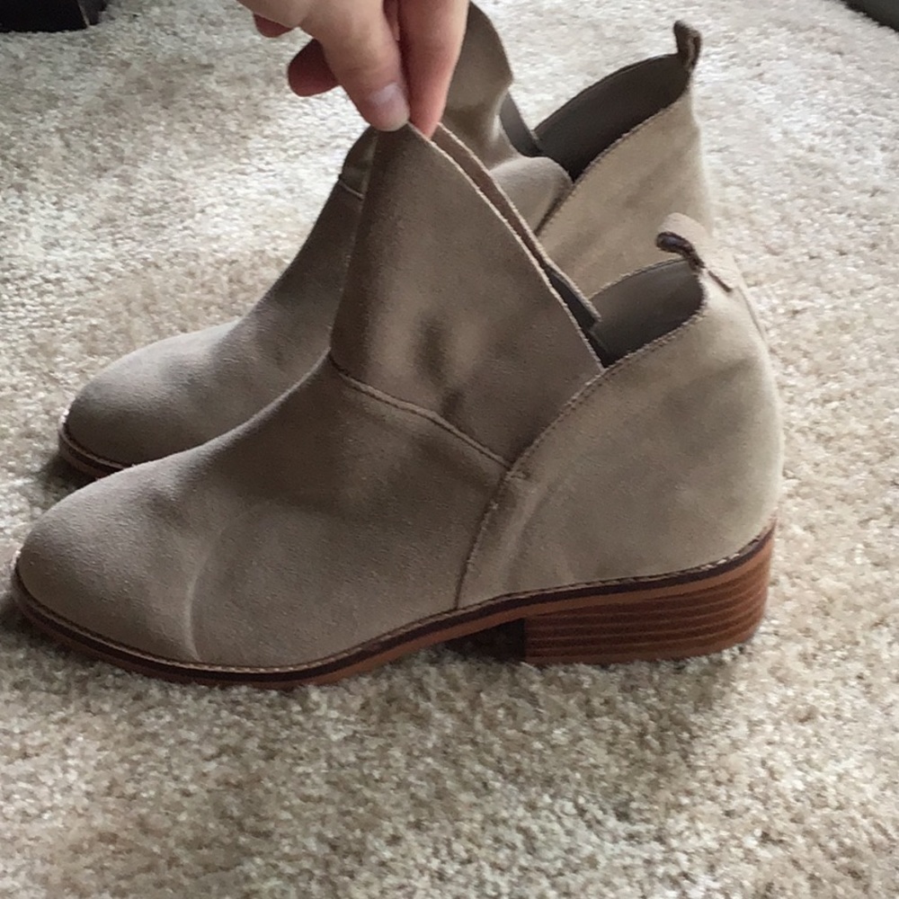 Nine West Suede shoes